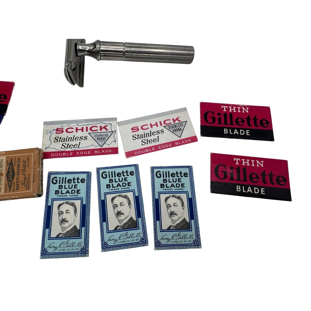 Vintage Gillette Safety Razor Kit Double Edge Razor Blades Travel Case Set - Picture 7 of 13